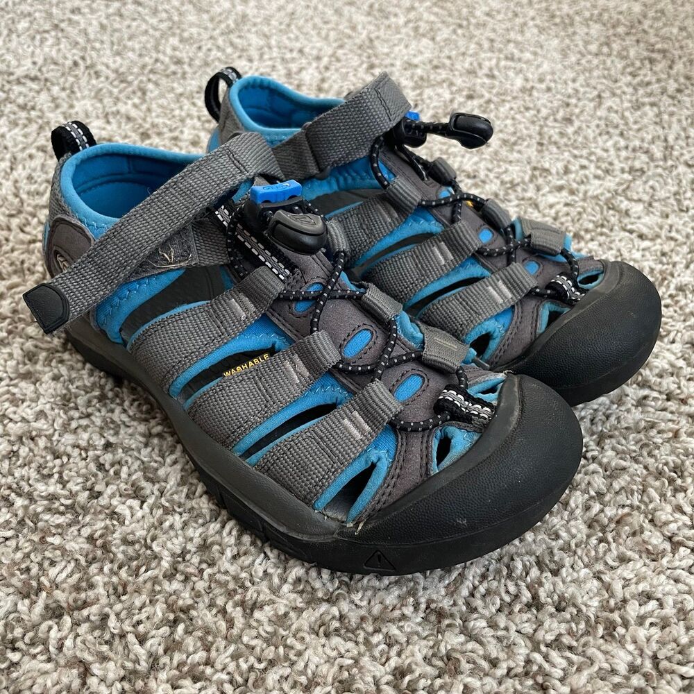 Size 2 / Boys KEEN Sandals